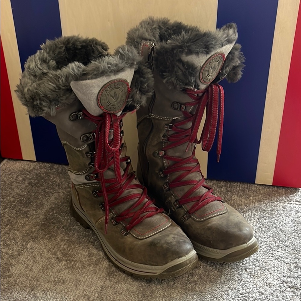 Santana Canada Gray and Red Winter Boots with Fur Trim